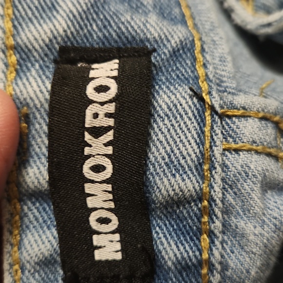 Trendy Light Blue Cropped Jeans - Picture 2 of 4